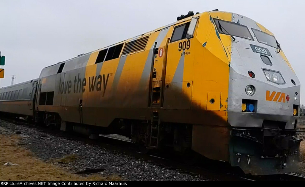 VIA Rail 909